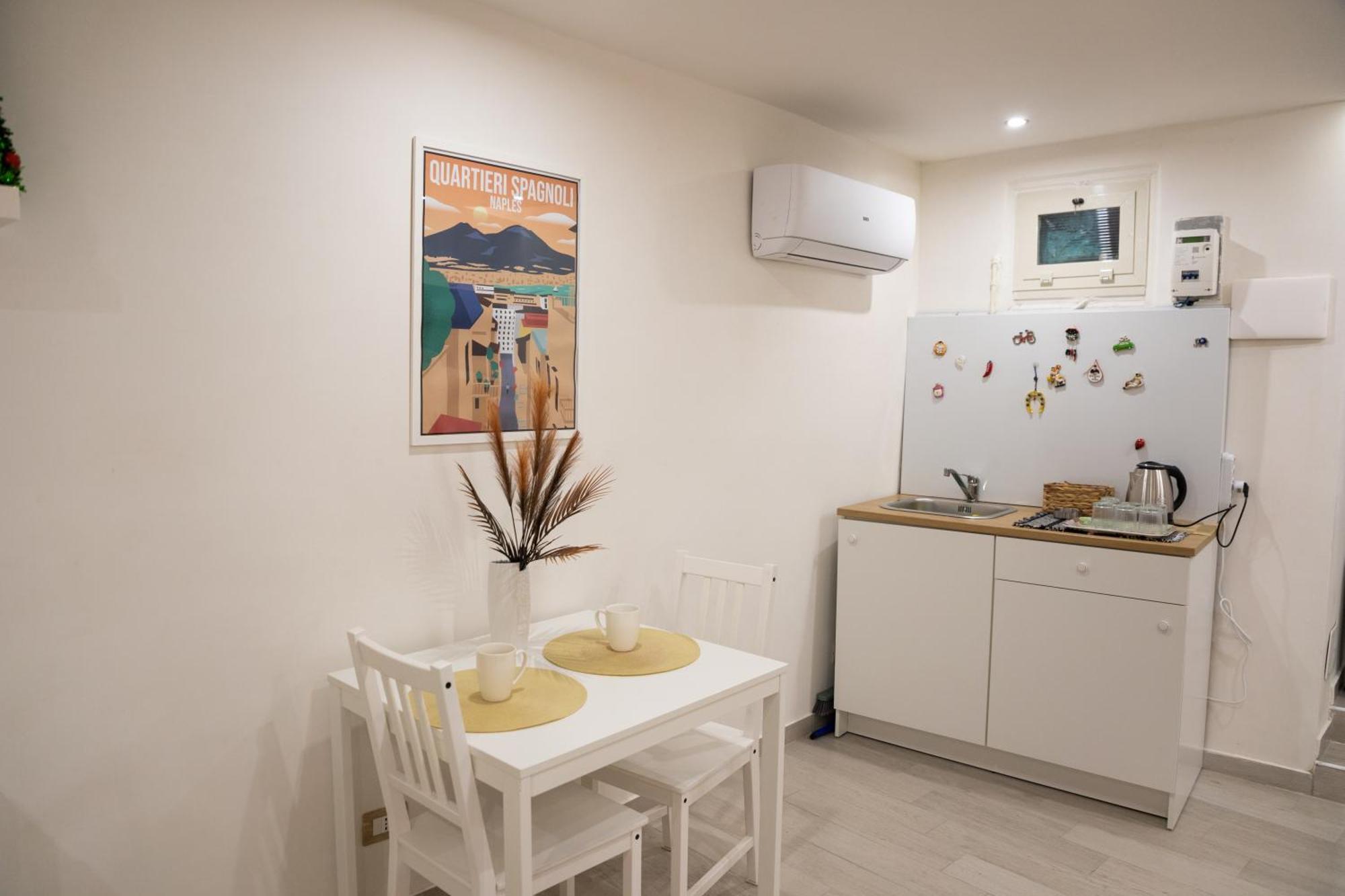 Il Basso Mini Apartment Naples Exterior photo